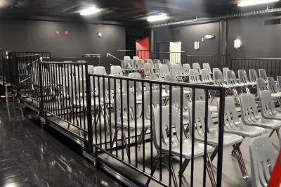 Locaux de l'option théâtre du programme Arts, lettres et communication du Cégep Marie-Victorin. Ceci est le théâtre laboratoire.